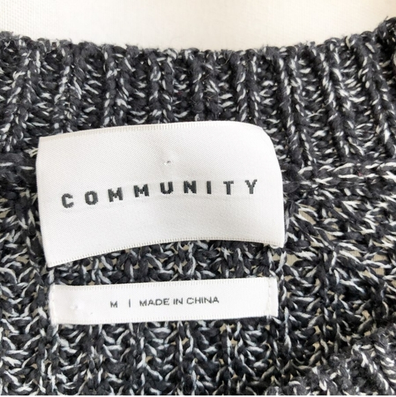 Community black and white crewneck pullover knit - Picture 2 of 4